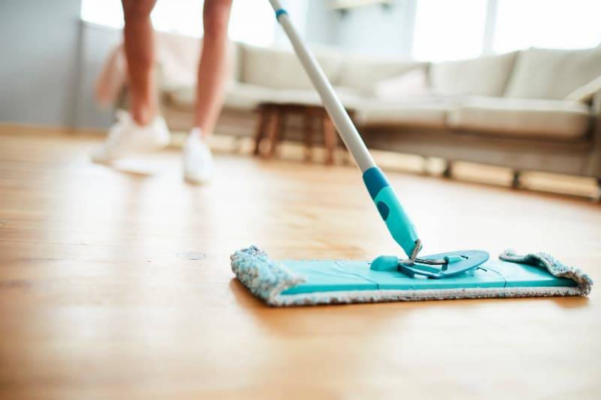 5 WAYS YOU’RE UNINTENTIONALLY RUINING WOODEN FLOORS
